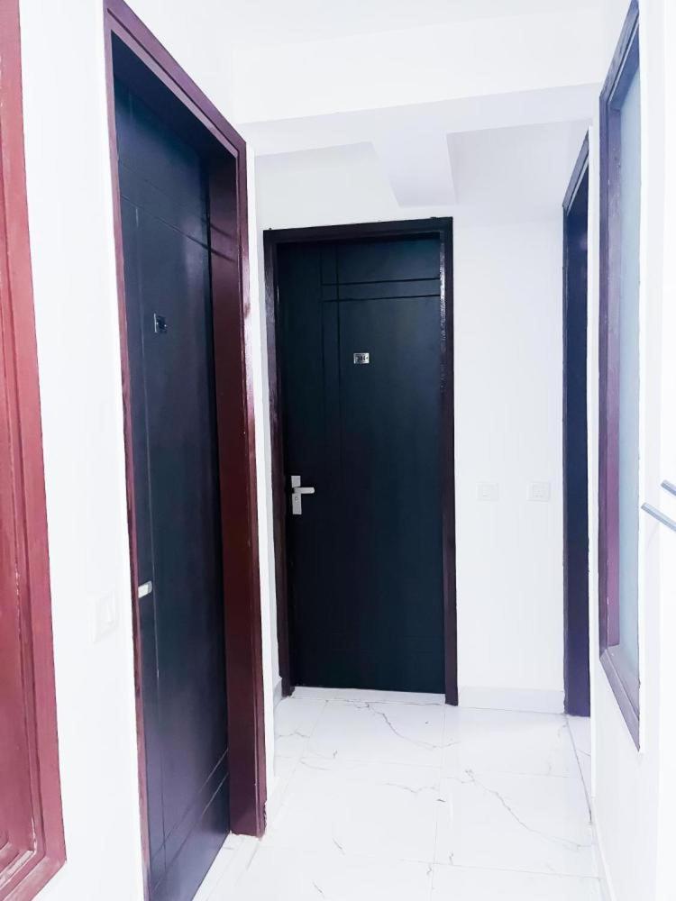 Hotel 24By7 Neu-Delhi Exterior foto
